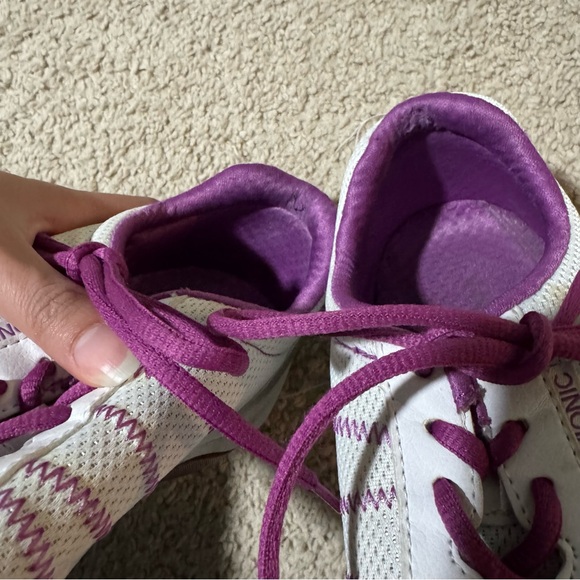 Vionic Shoes - Picture 3 of 7